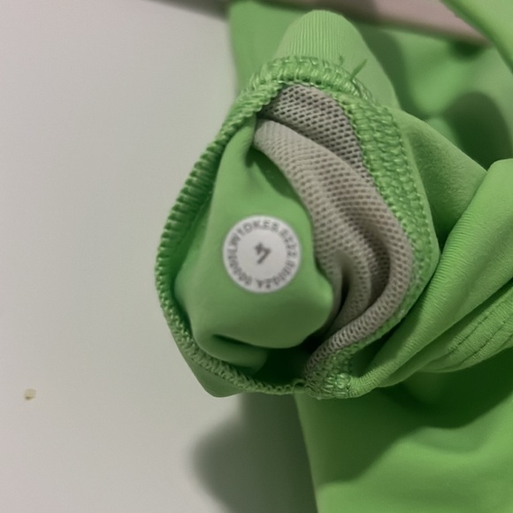 lululemon ribbed tank in scream green size 4 - Picture 4 of 5
